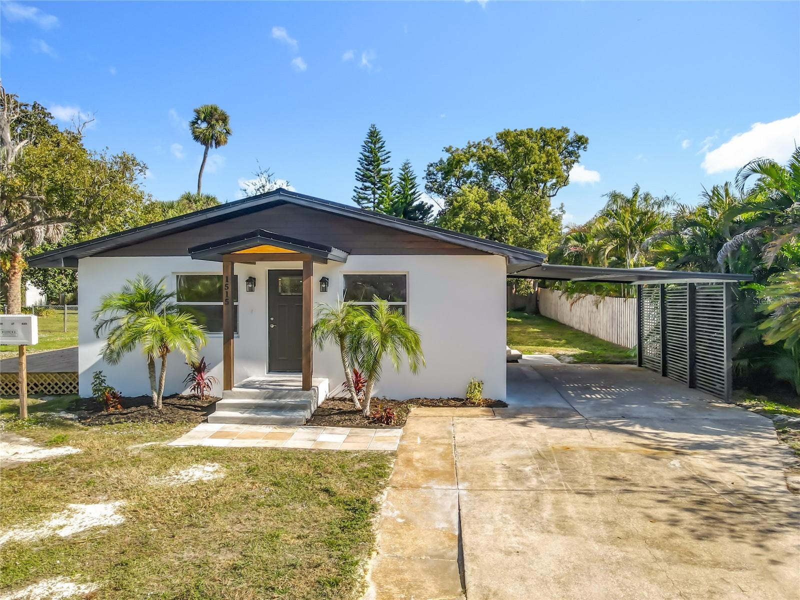 Image 2 of 51 For 1515 Live Oak Street