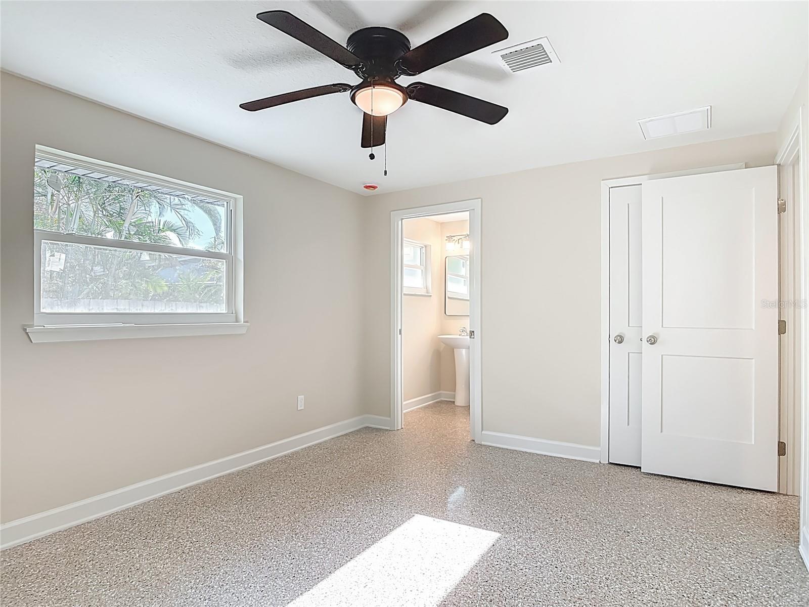 Image 29 of 51 For 1515 Live Oak Street