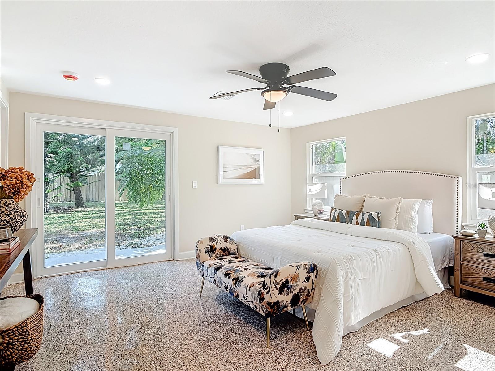 Image 34 of 51 For 1515 Live Oak Street