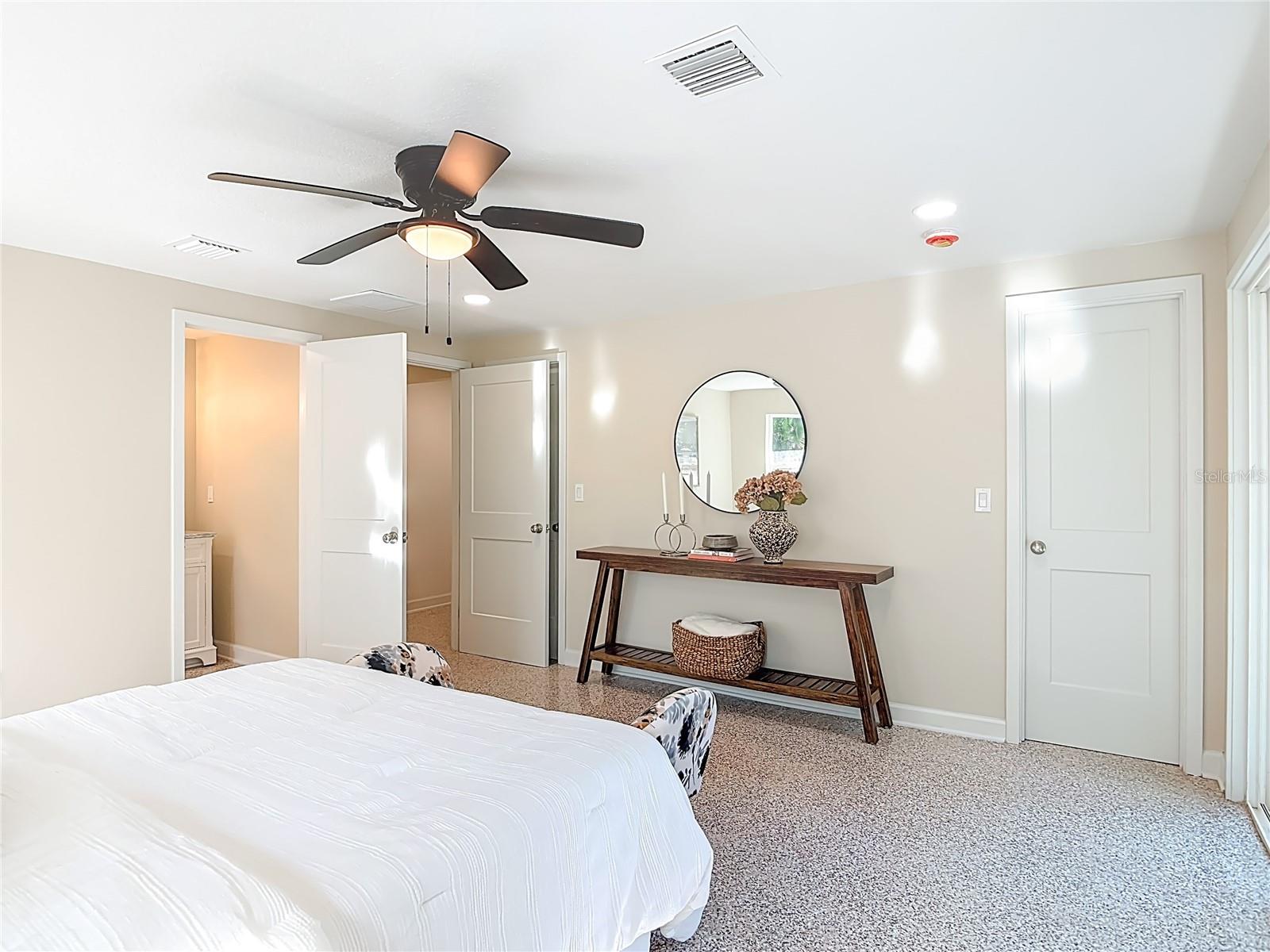 Image 36 of 51 For 1515 Live Oak Street