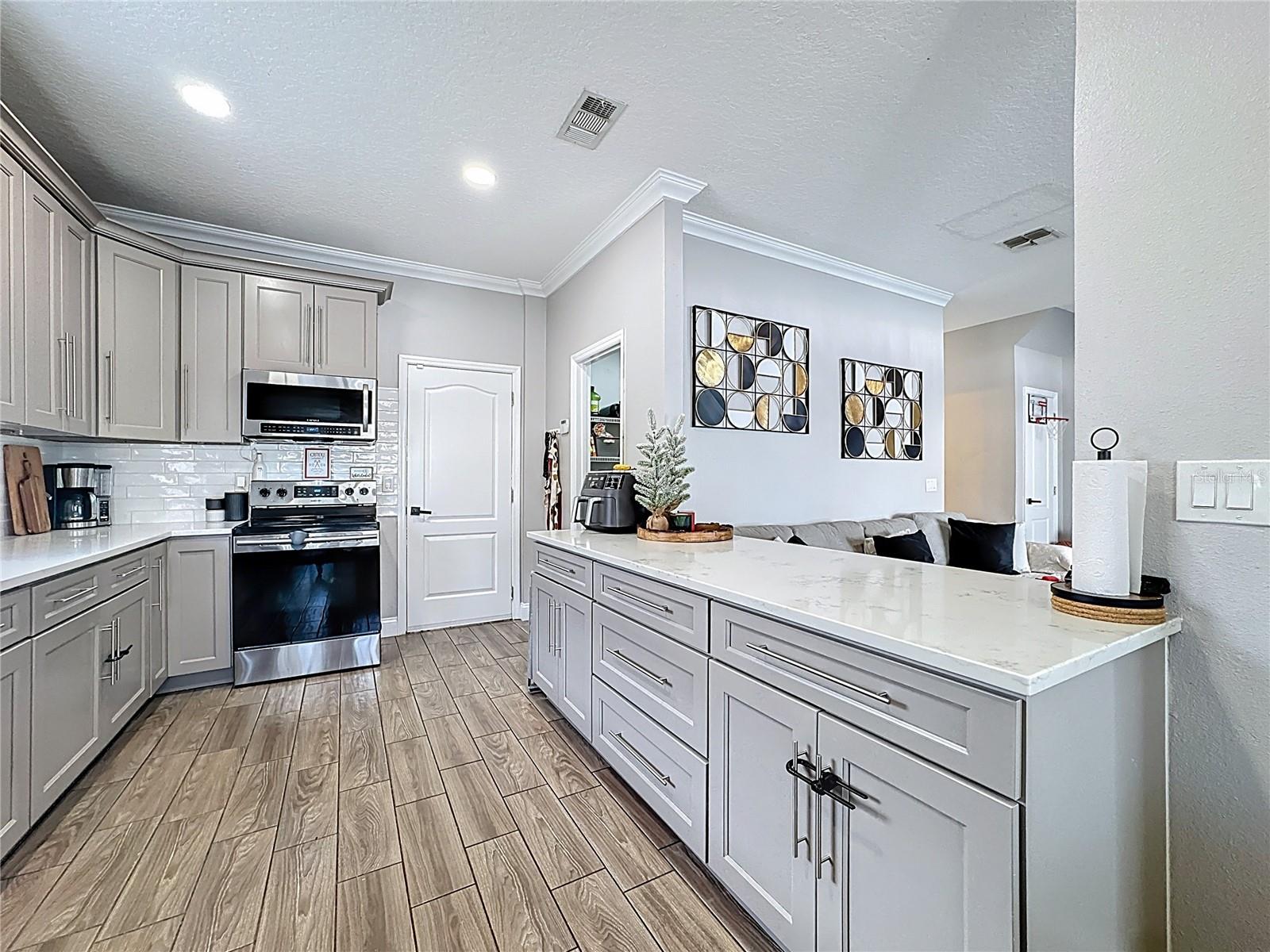 Image 17 of 47 For 160 Tuscany Pointe Avenue