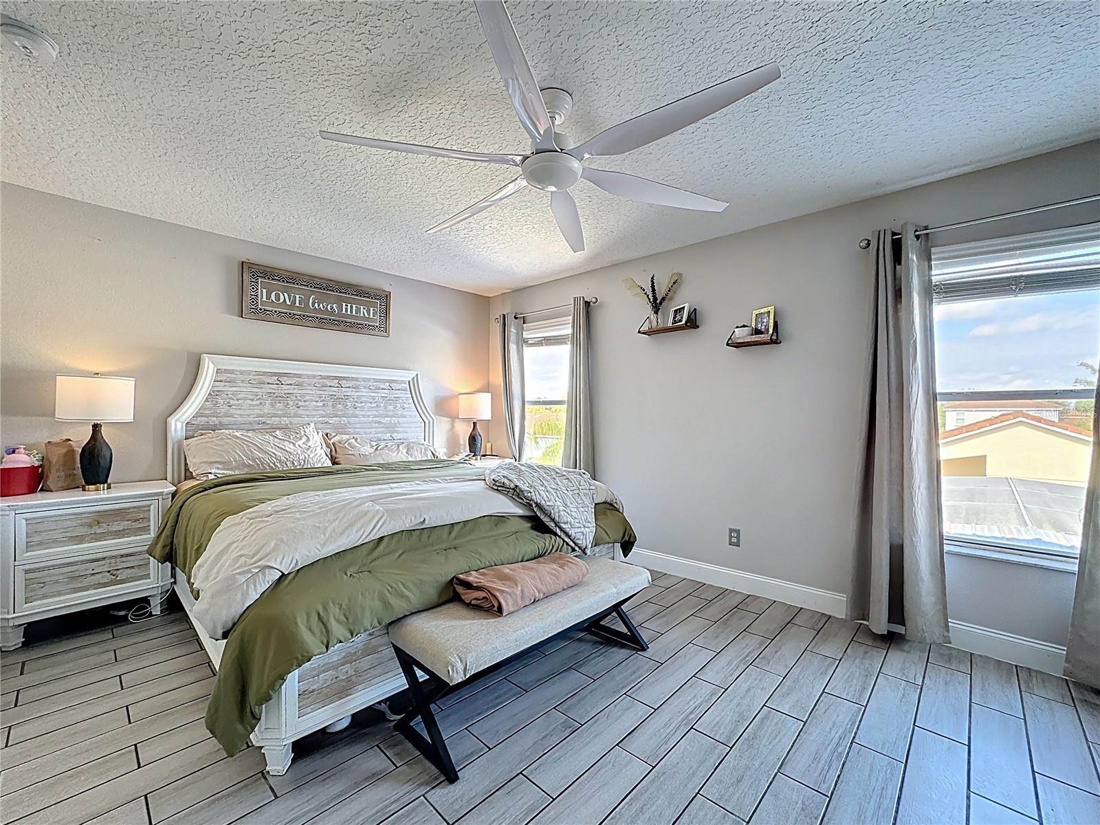 Image 25 of 47 For 160 Tuscany Pointe Avenue