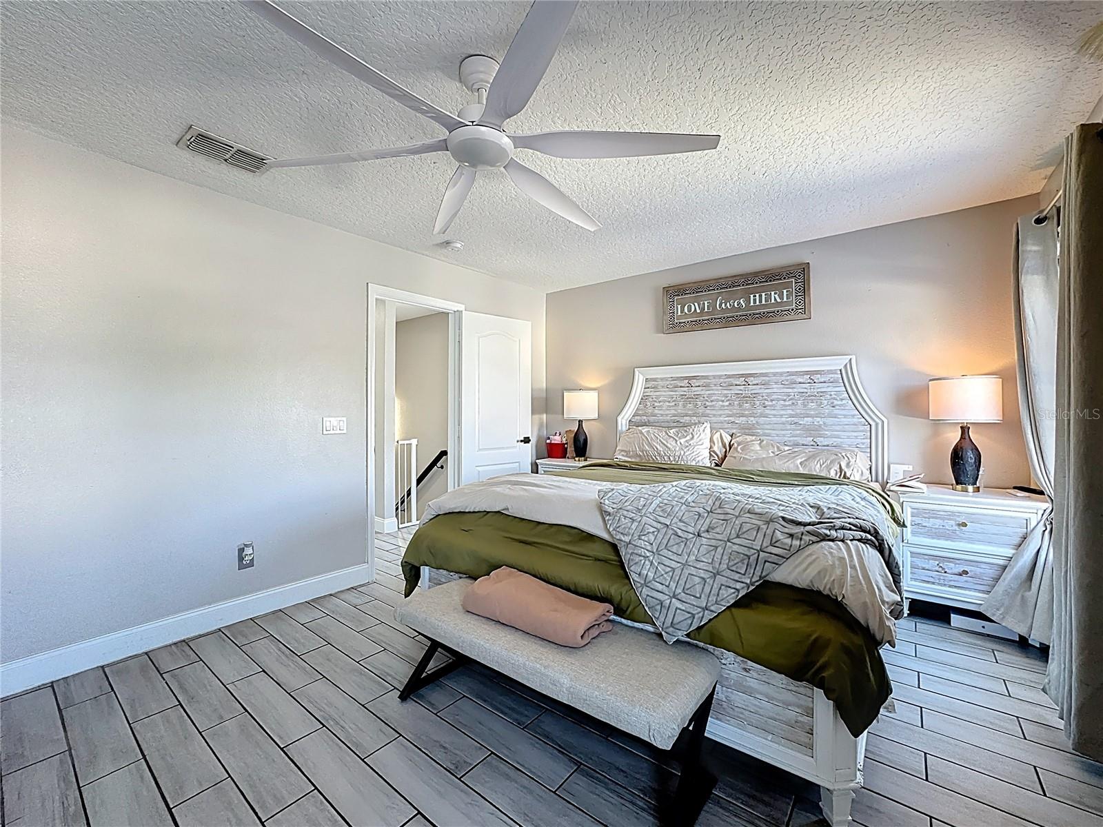 Image 26 of 47 For 160 Tuscany Pointe Avenue