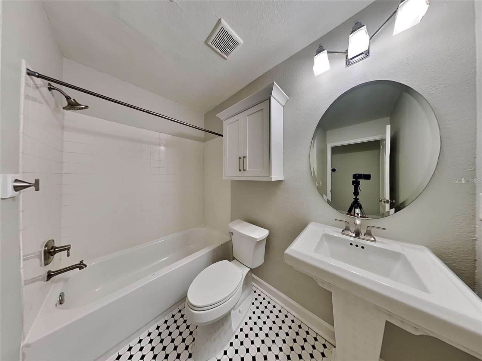 Image 15 of 15 For 2065 Dixie Belle Drive L