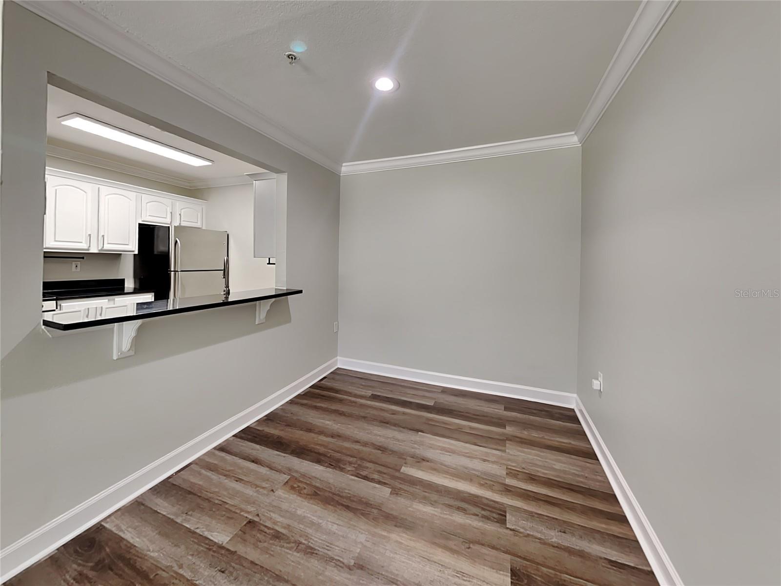 Image 6 of 15 For 2065 Dixie Belle Drive L