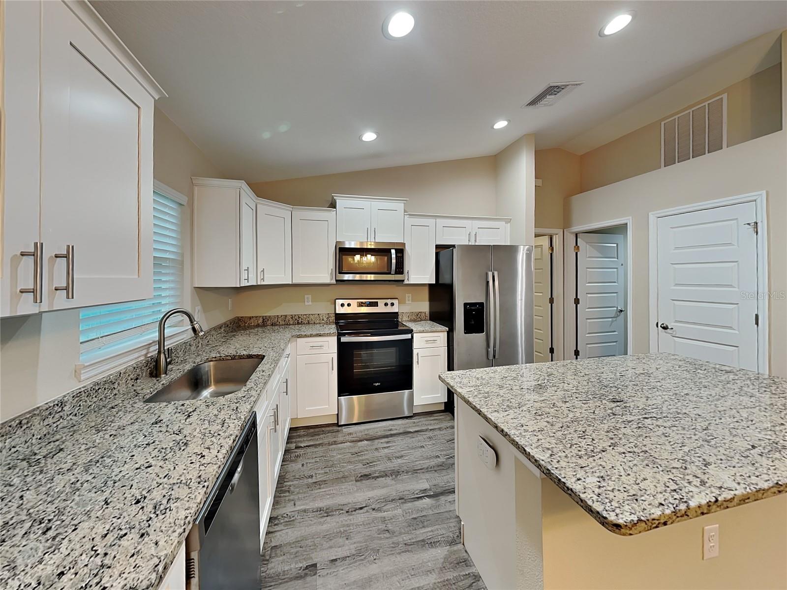 Image 4 of 15 For 904 Rum Place