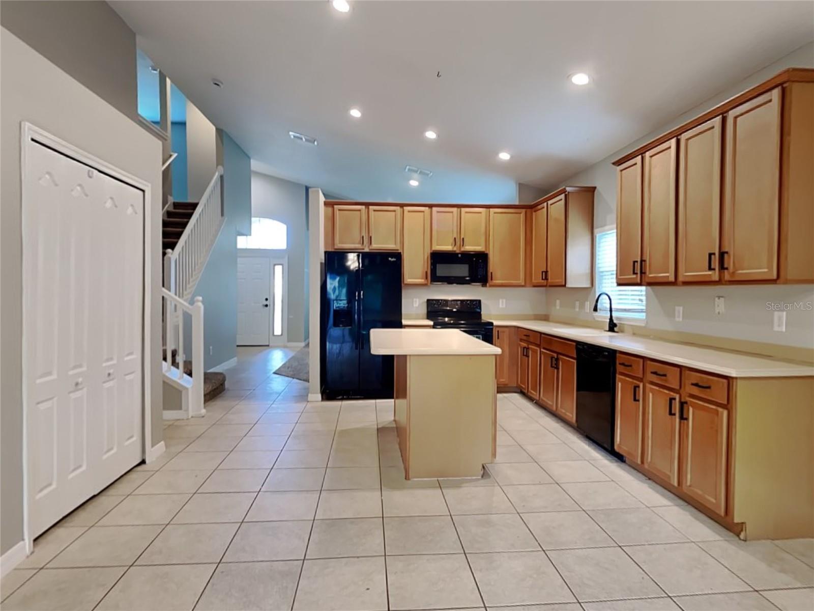 Image 6 of 19 For 906 Summit Ash Court