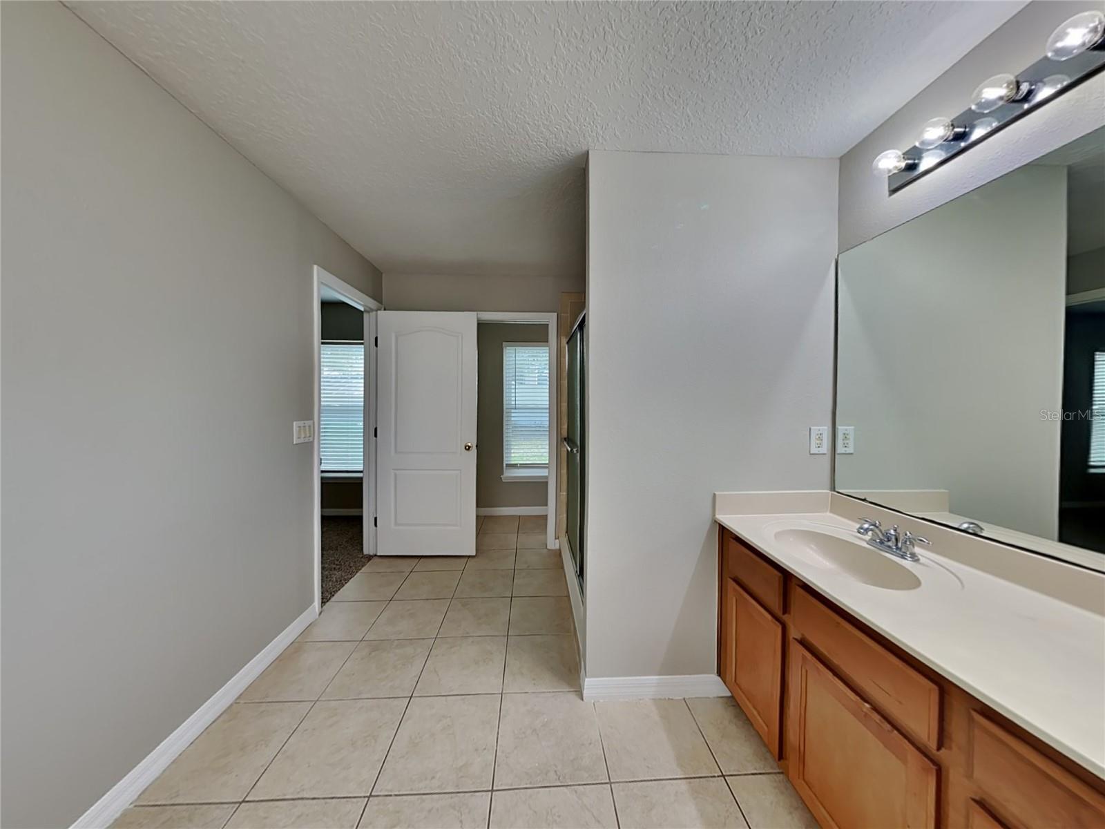 Image 9 of 19 For 906 Summit Ash Court