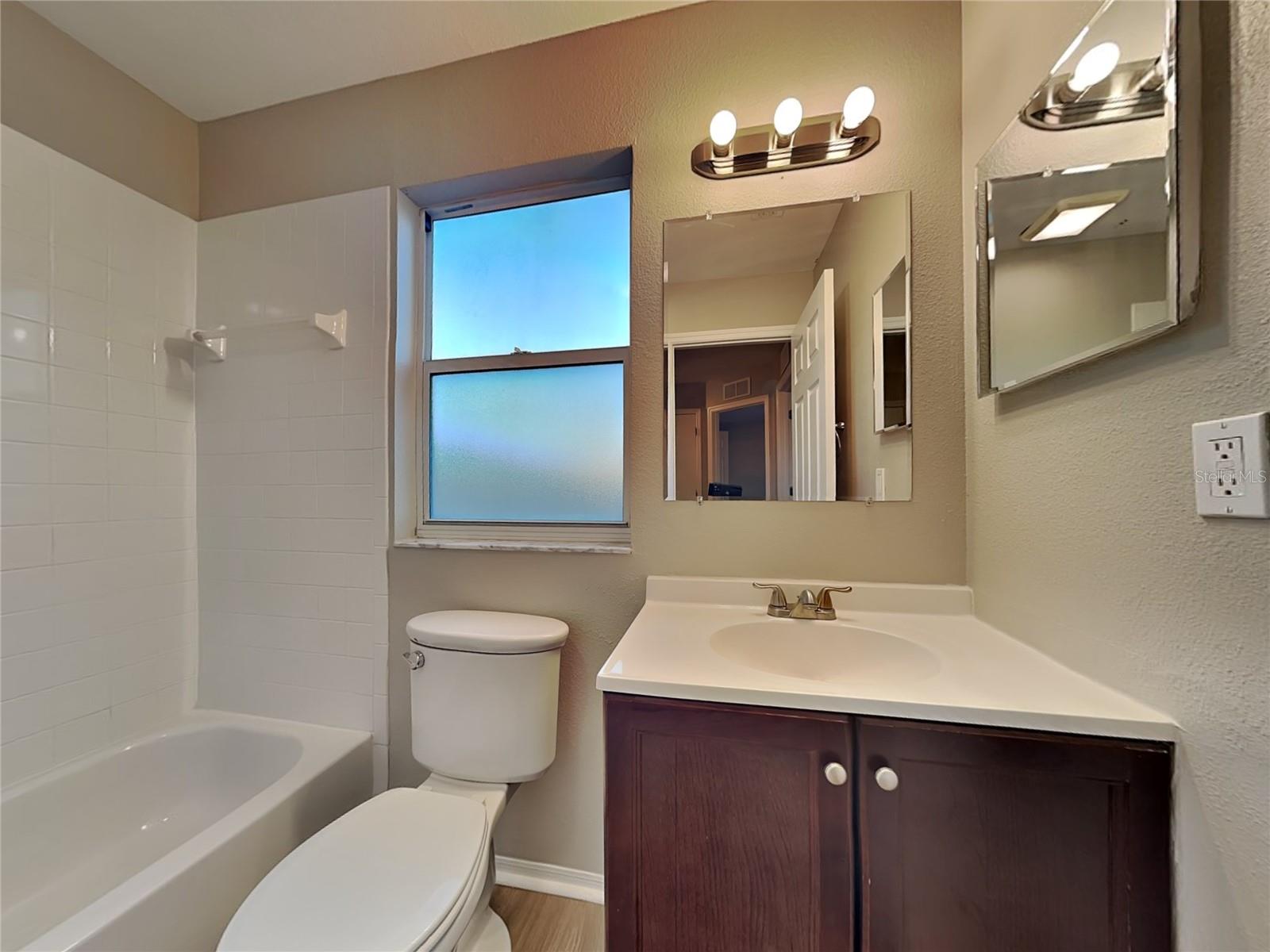 Image 12 of 15 For 774 Burlwood Street