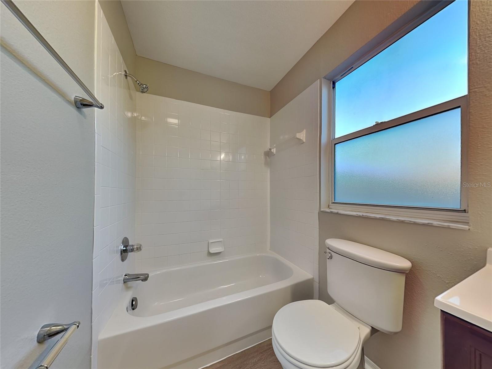 Image 4 of 15 For 774 Burlwood Street