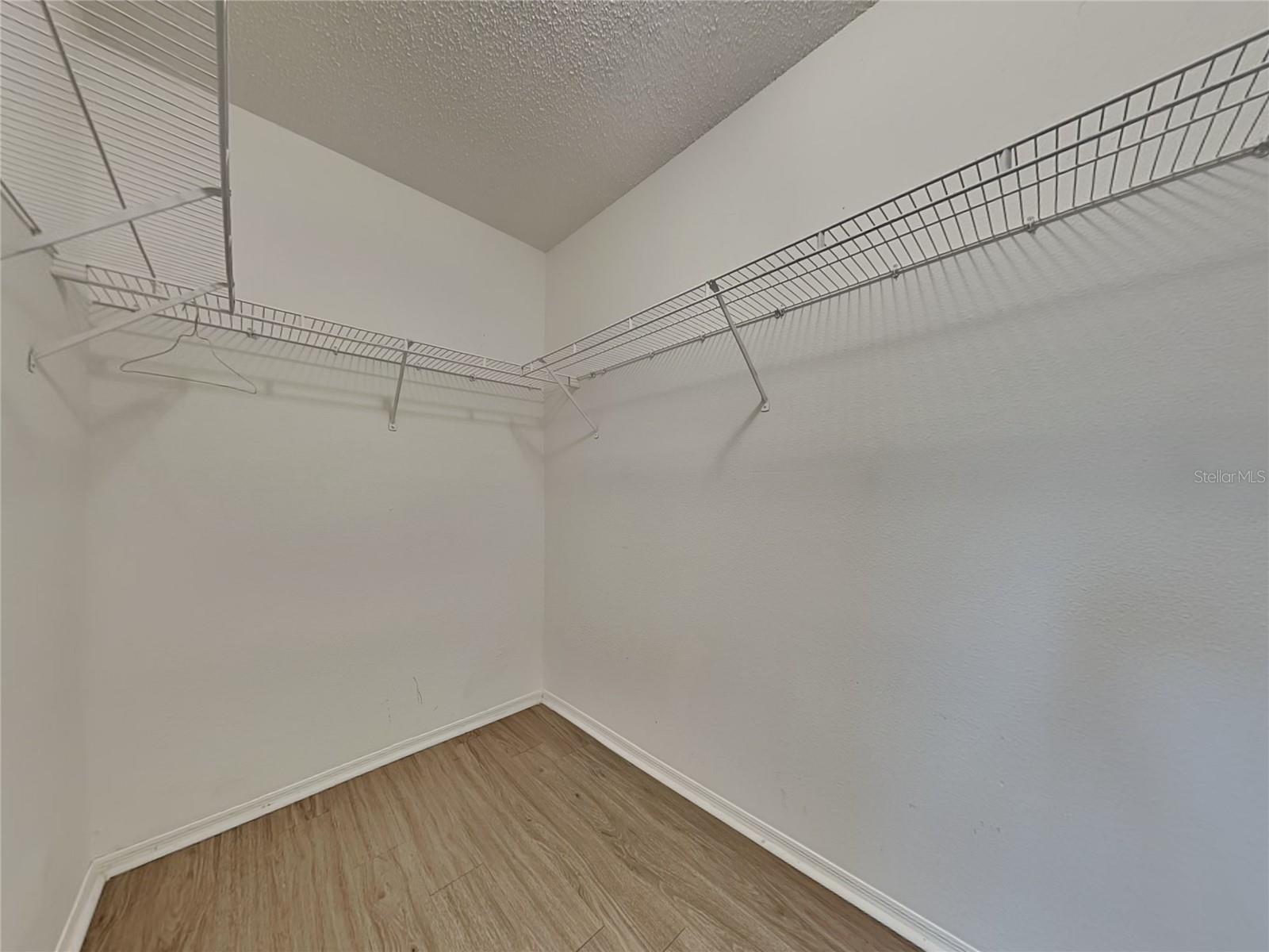 Image 5 of 15 For 774 Burlwood Street