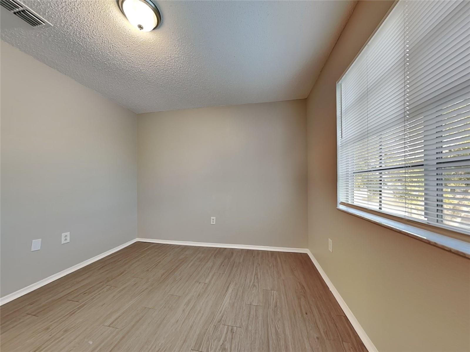 Image 7 of 15 For 774 Burlwood Street