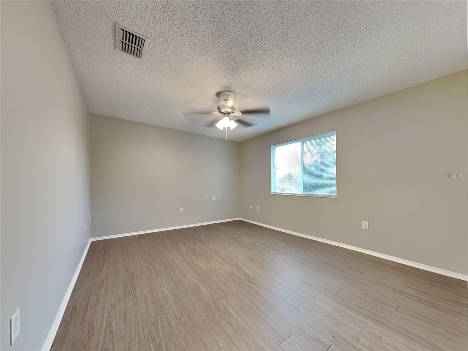 Image 8 of 15 For 774 Burlwood Street