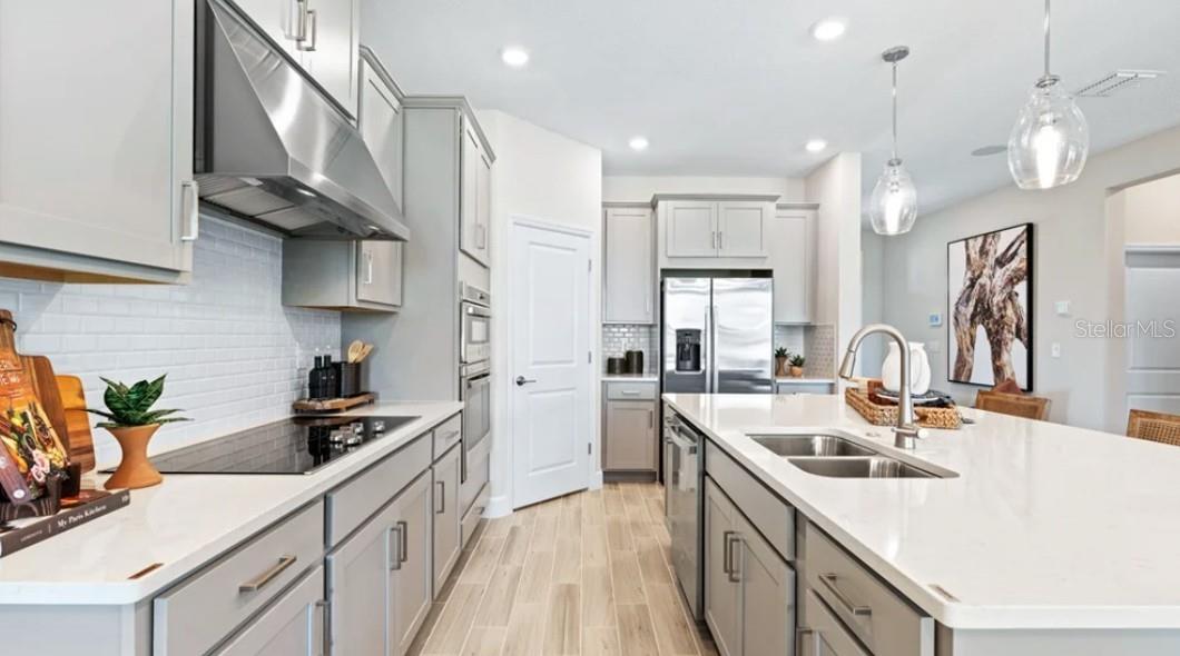 Image 9 of 25 For 831 Junonia Boulevard