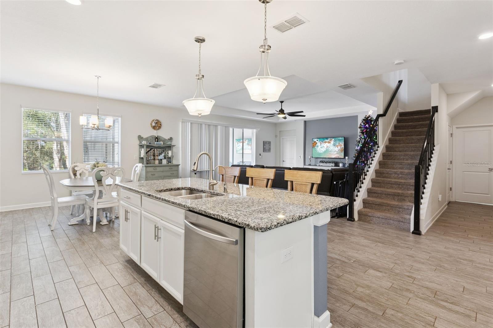 Image 12 of 54 For 5864 Alenlon Way