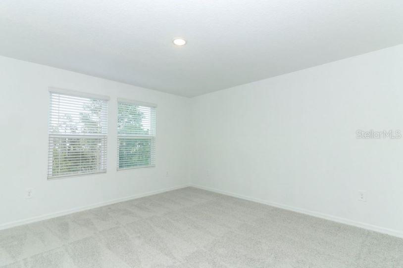 Image 16 of 30 For 721 Hazelwood Court