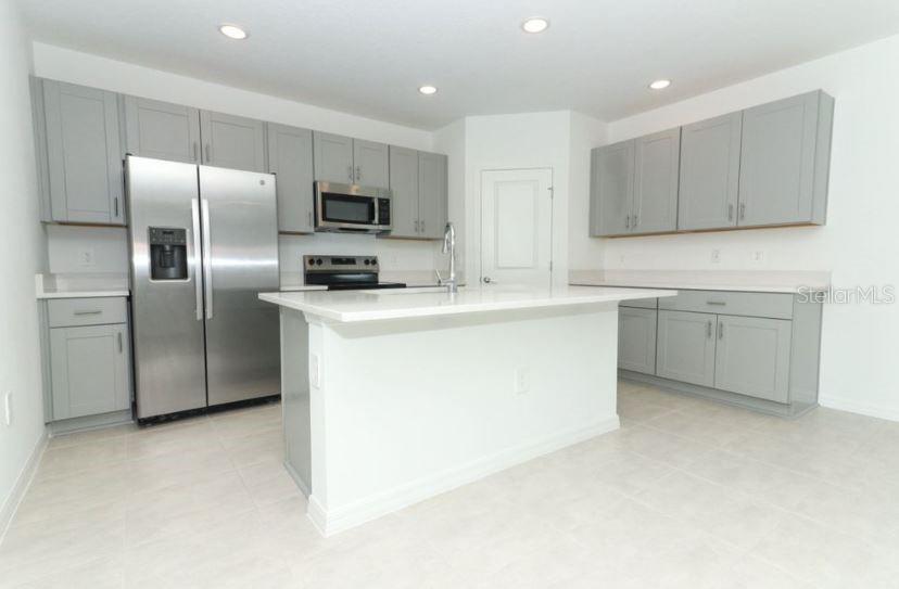 Image 5 of 30 For 721 Hazelwood Court