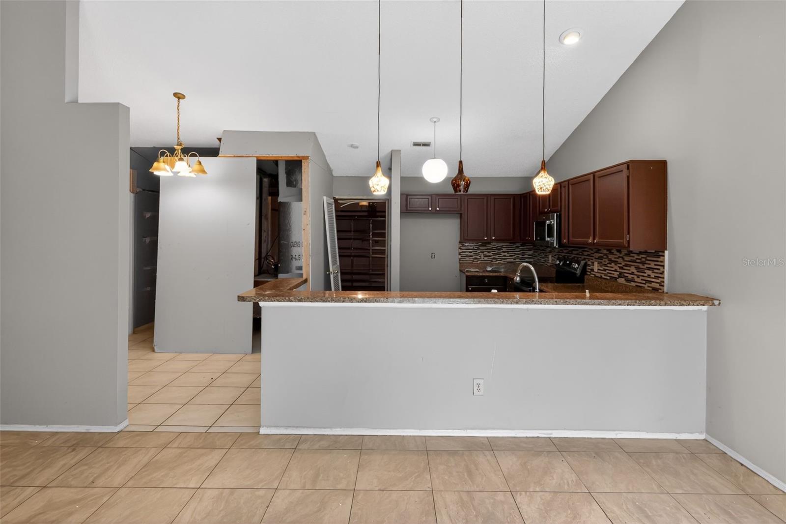 Image 19 of 26 For 6516 Piccadilly Lane