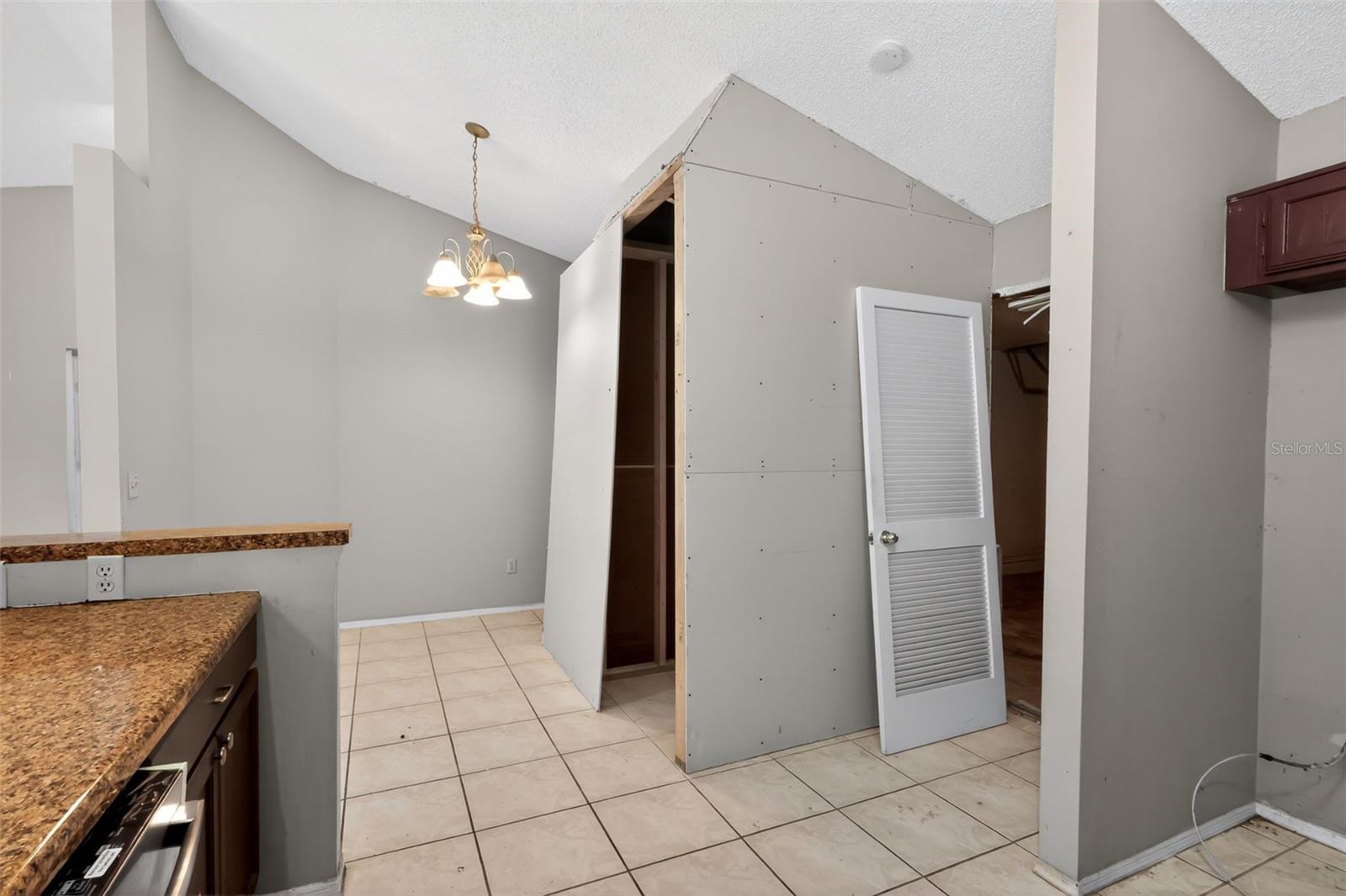 Image 21 of 26 For 6516 Piccadilly Lane