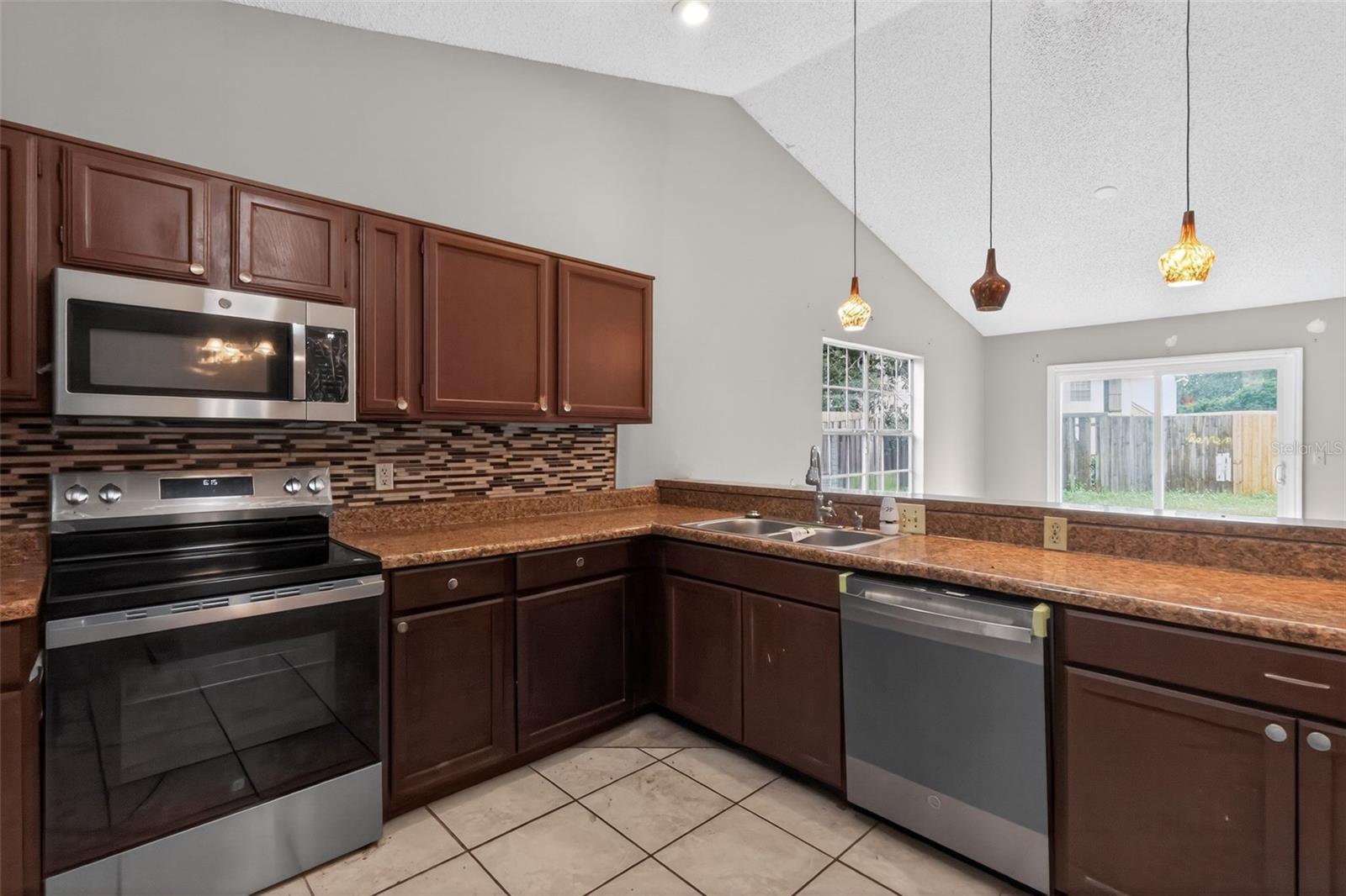 Image 22 of 26 For 6516 Piccadilly Lane