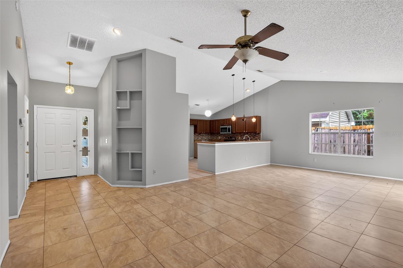 Image 4 of 26 For 6516 Piccadilly Lane