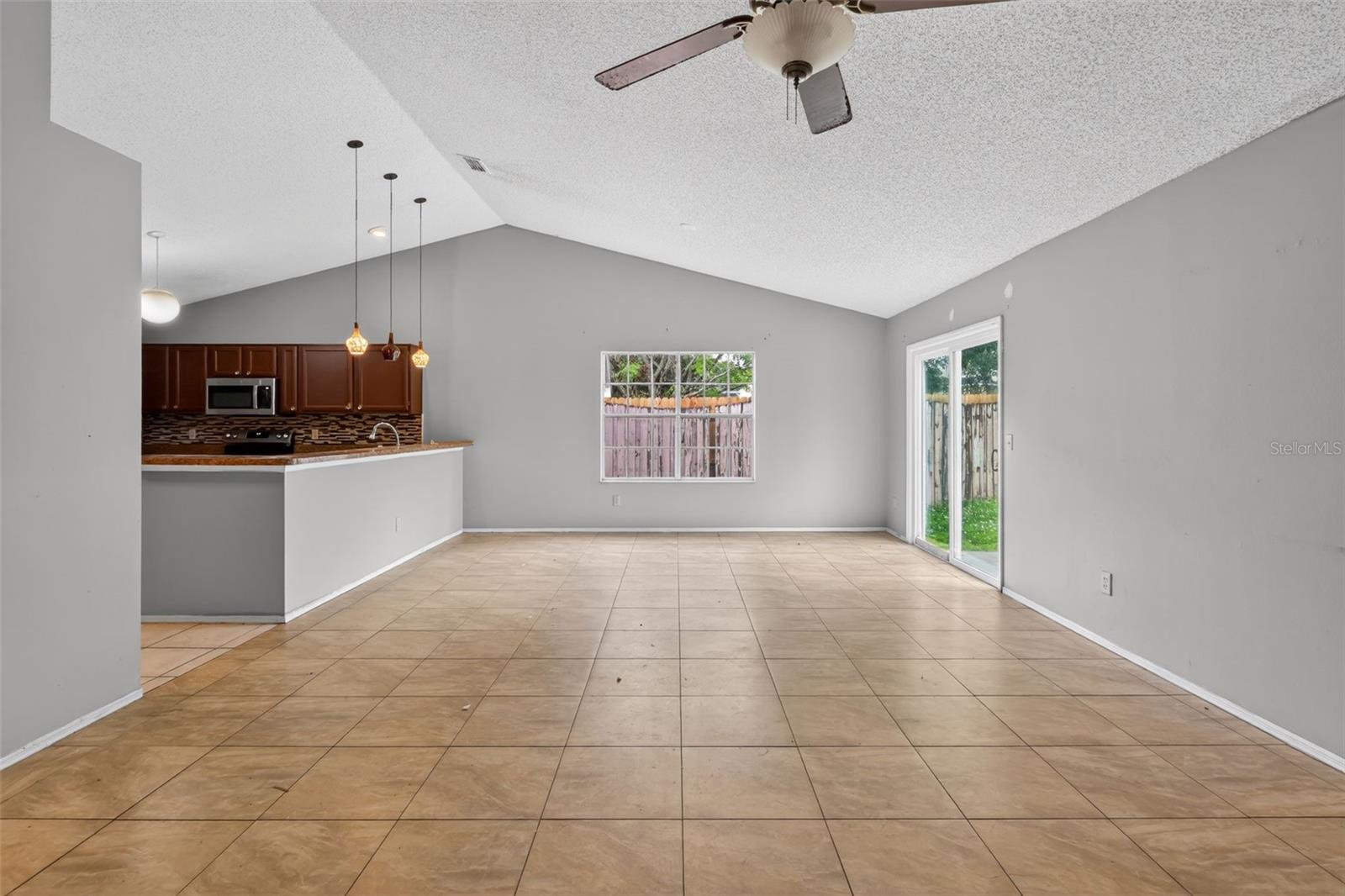 Image 5 of 26 For 6516 Piccadilly Lane