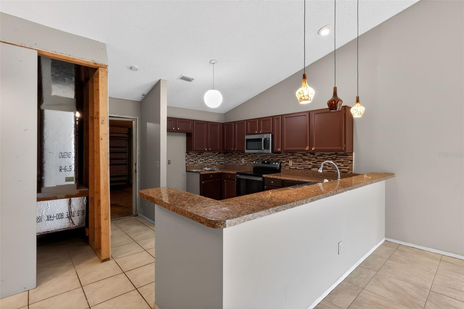 Image 7 of 26 For 6516 Piccadilly Lane