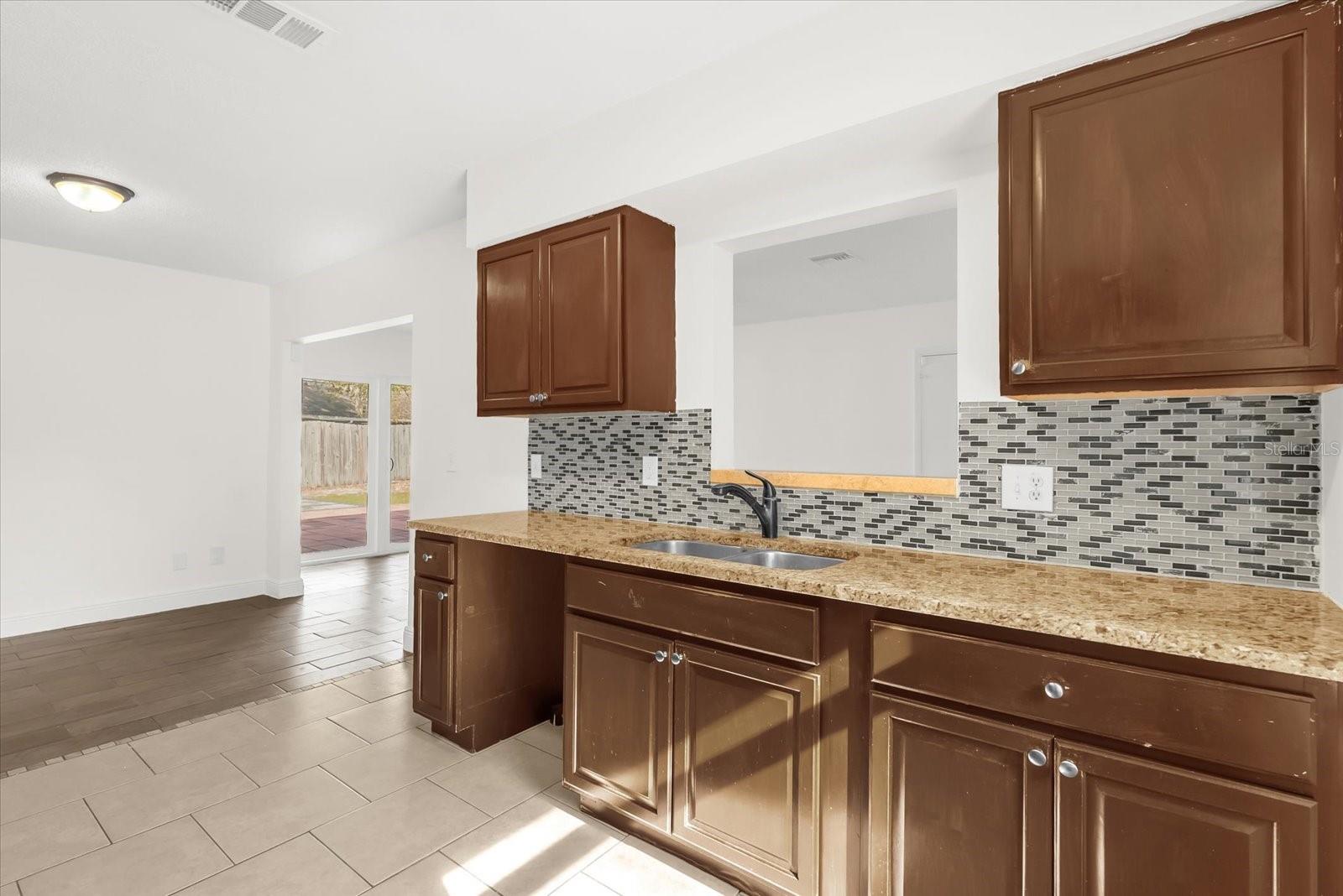 Image 10 of 27 For 705 Crestwood Way