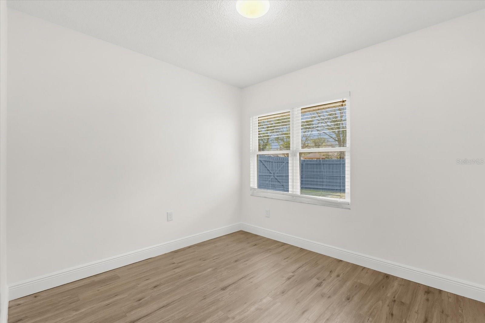 Image 12 of 27 For 705 Crestwood Way