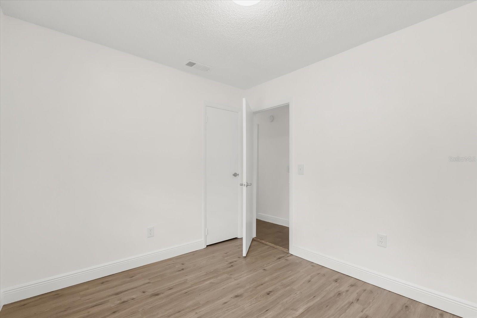 Image 13 of 27 For 705 Crestwood Way