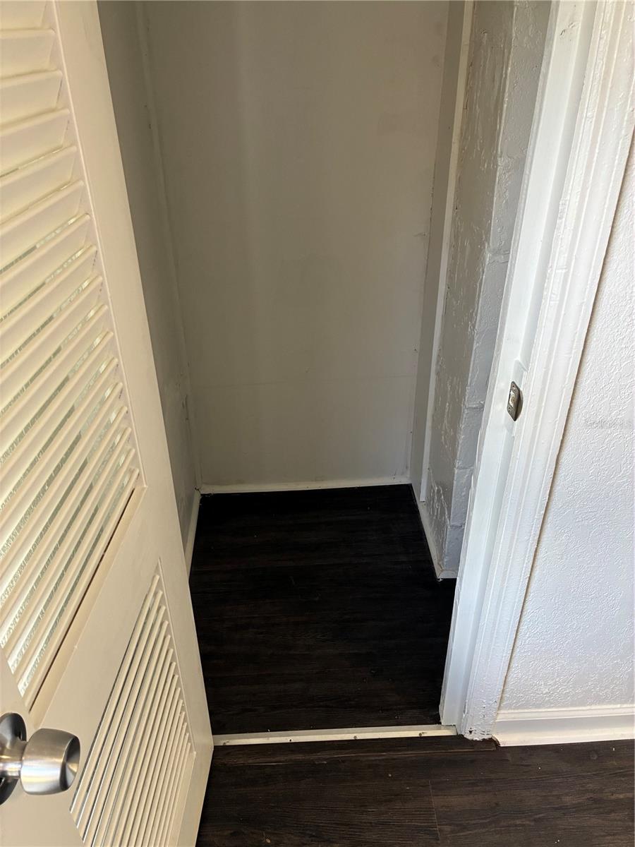 Image 18 of 80 For 812 Marion Street