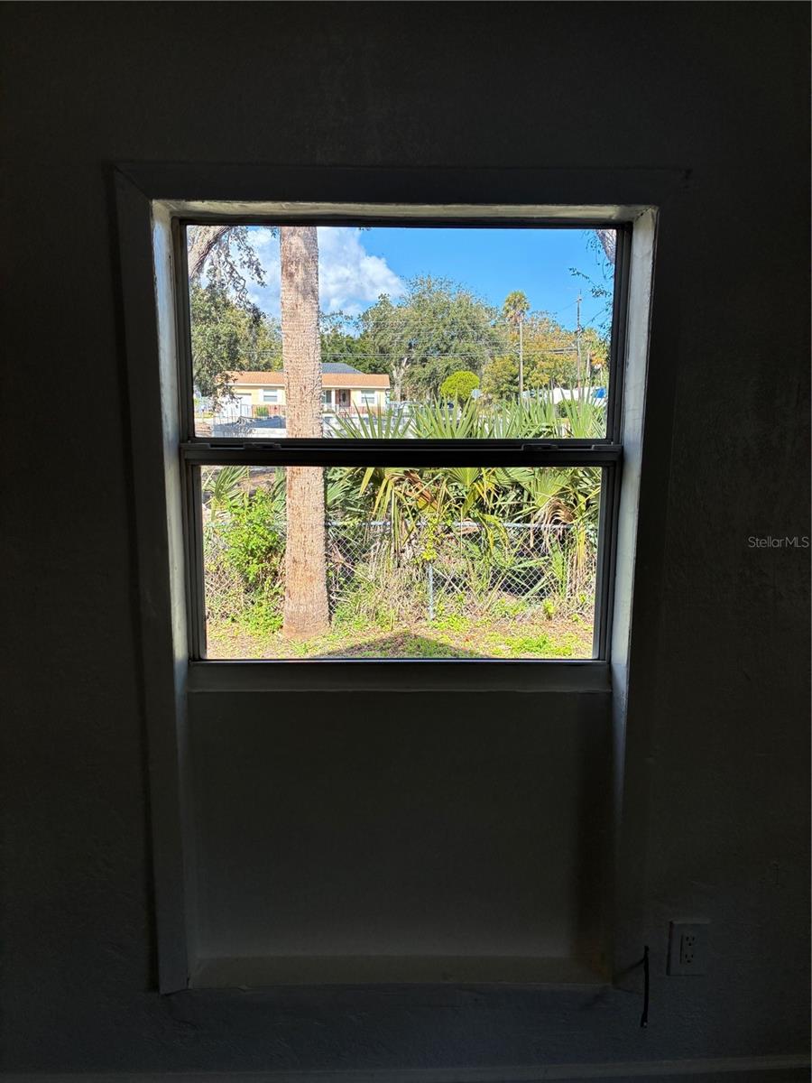 Image 23 of 80 For 812 Marion Street