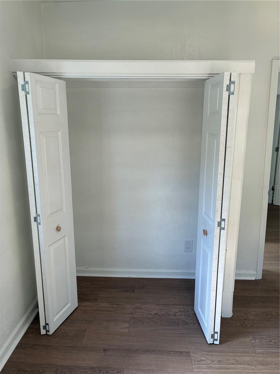 Image 34 of 80 For 812 Marion Street