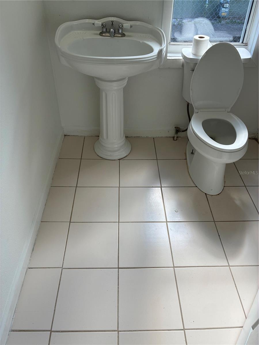 Image 38 of 80 For 812 Marion Street