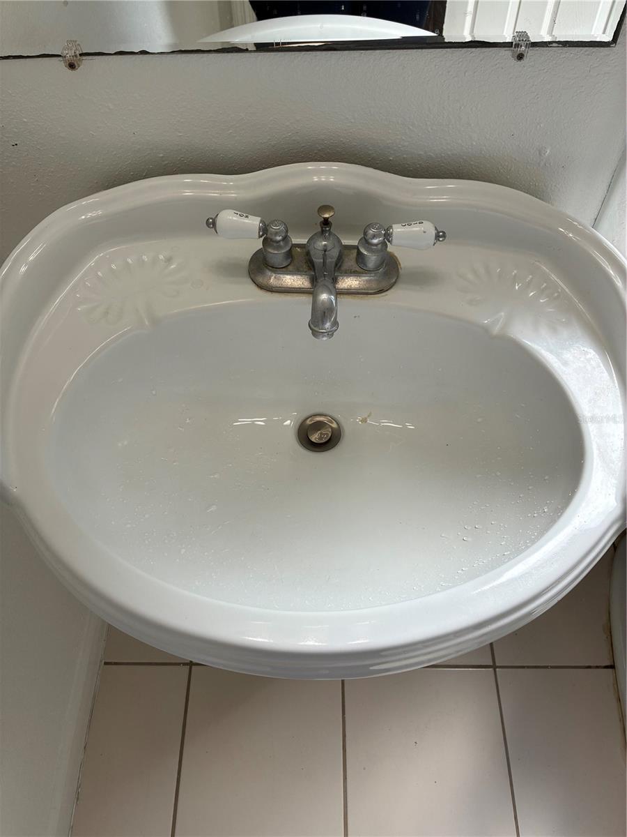 Image 40 of 80 For 812 Marion Street