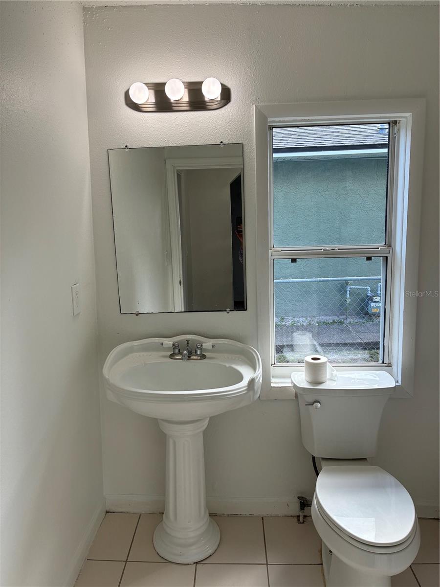 Image 48 of 80 For 812 Marion Street