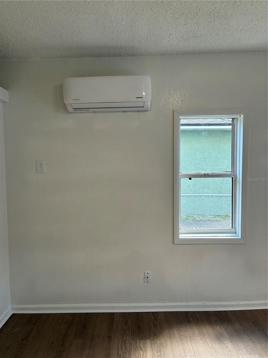 Image 54 of 80 For 812 Marion Street