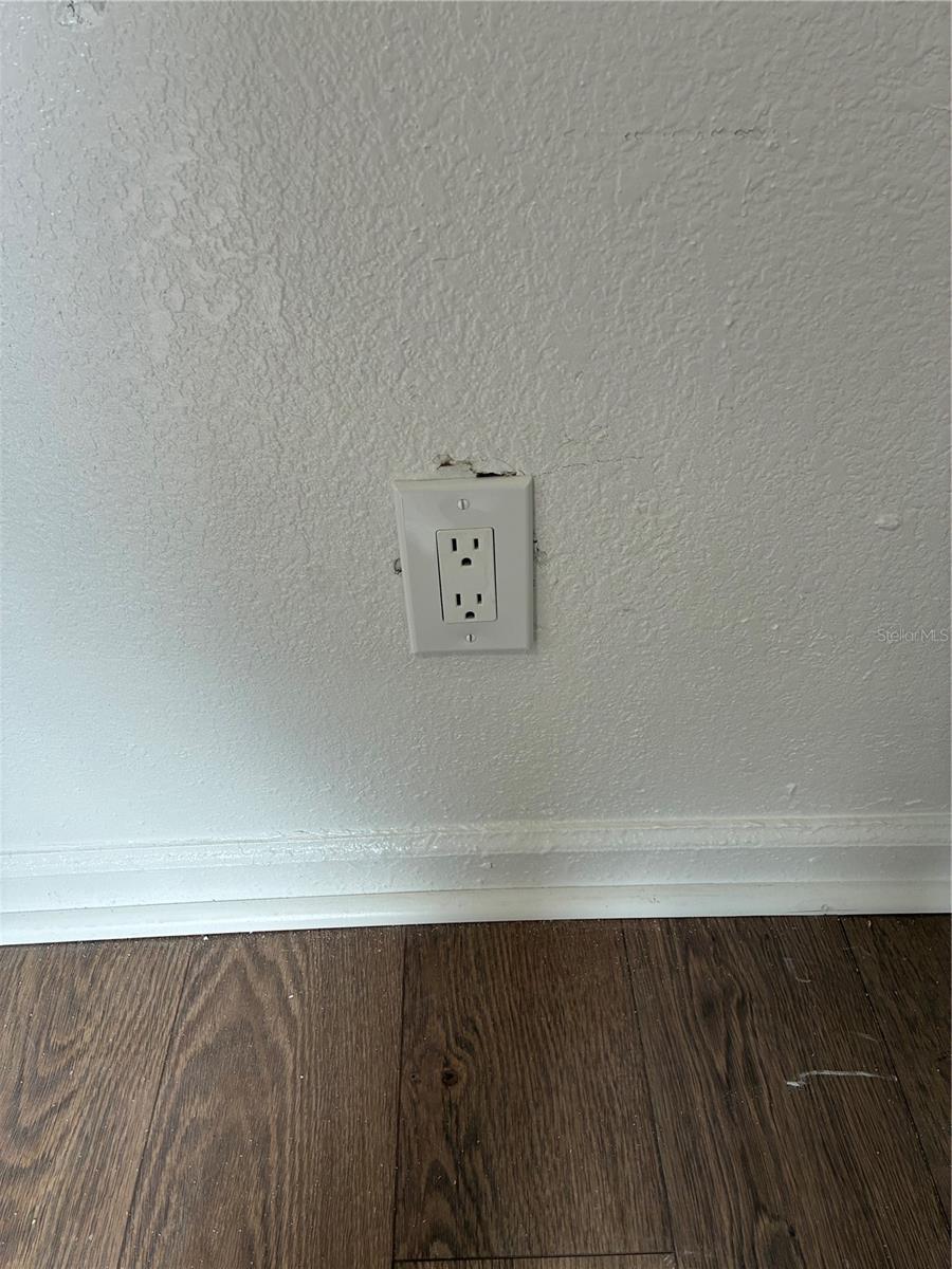 Image 59 of 80 For 812 Marion Street