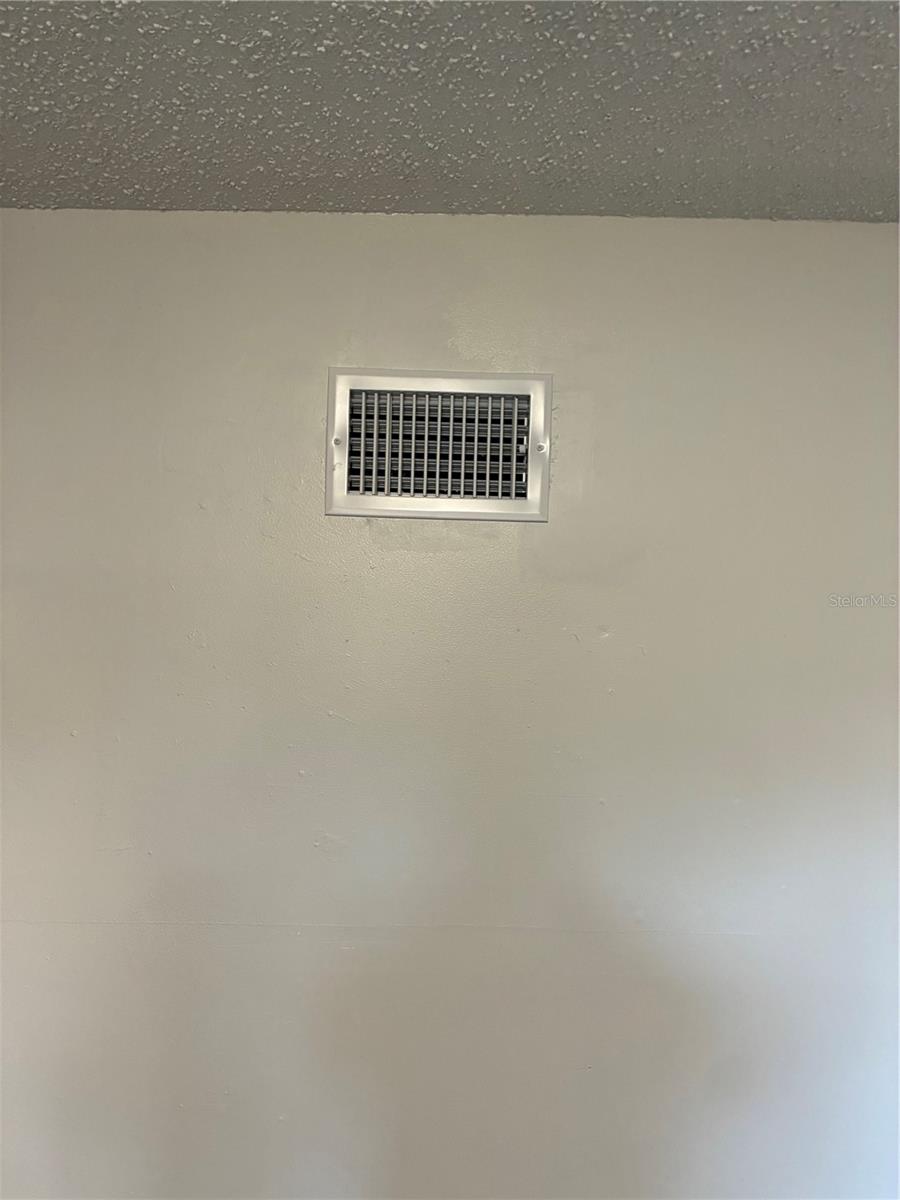 Image 64 of 80 For 812 Marion Street