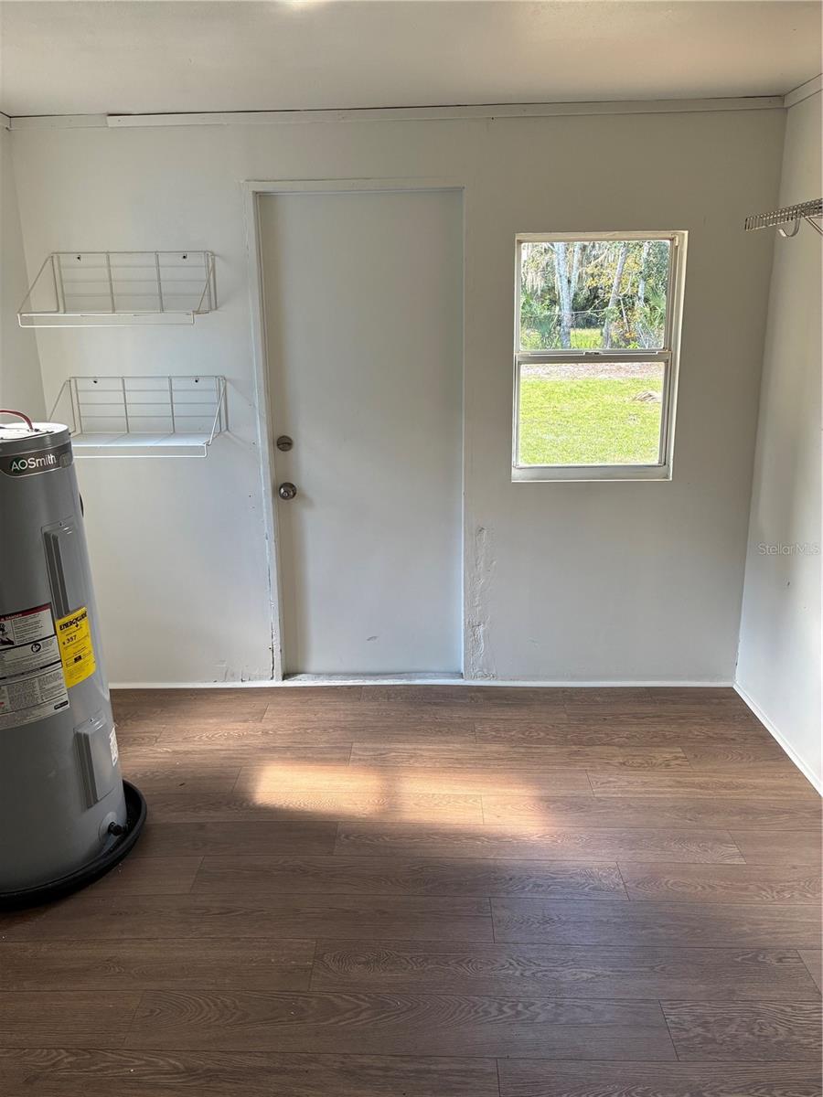 Image 70 of 80 For 812 Marion Street