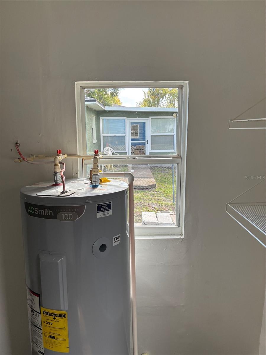 Image 72 of 80 For 812 Marion Street