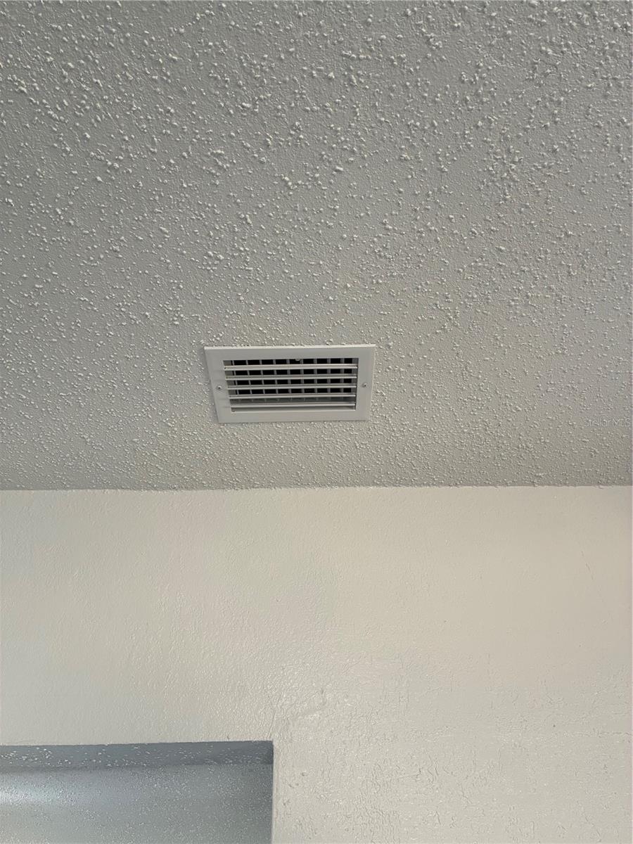 Image 9 of 80 For 812 Marion Street