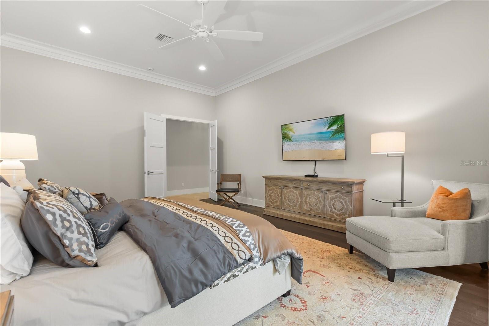 Image 27 of 73 For 9264 Sloane Street