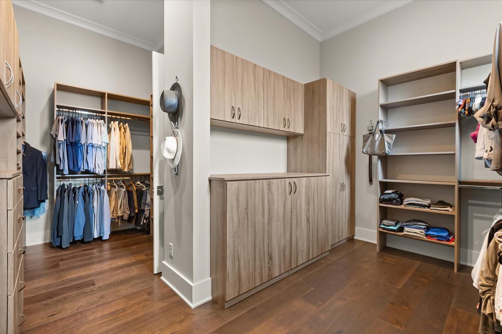 Image 28 of 73 For 9264 Sloane Street