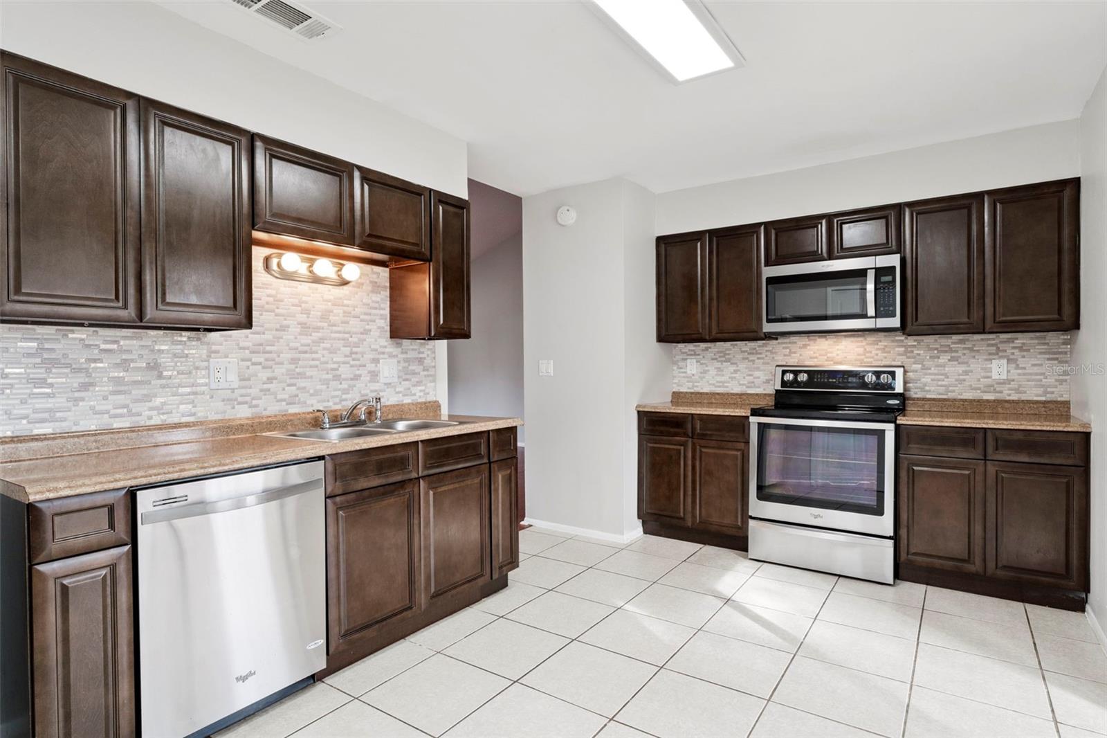 Image 10 of 37 For 820 Sutter Loop