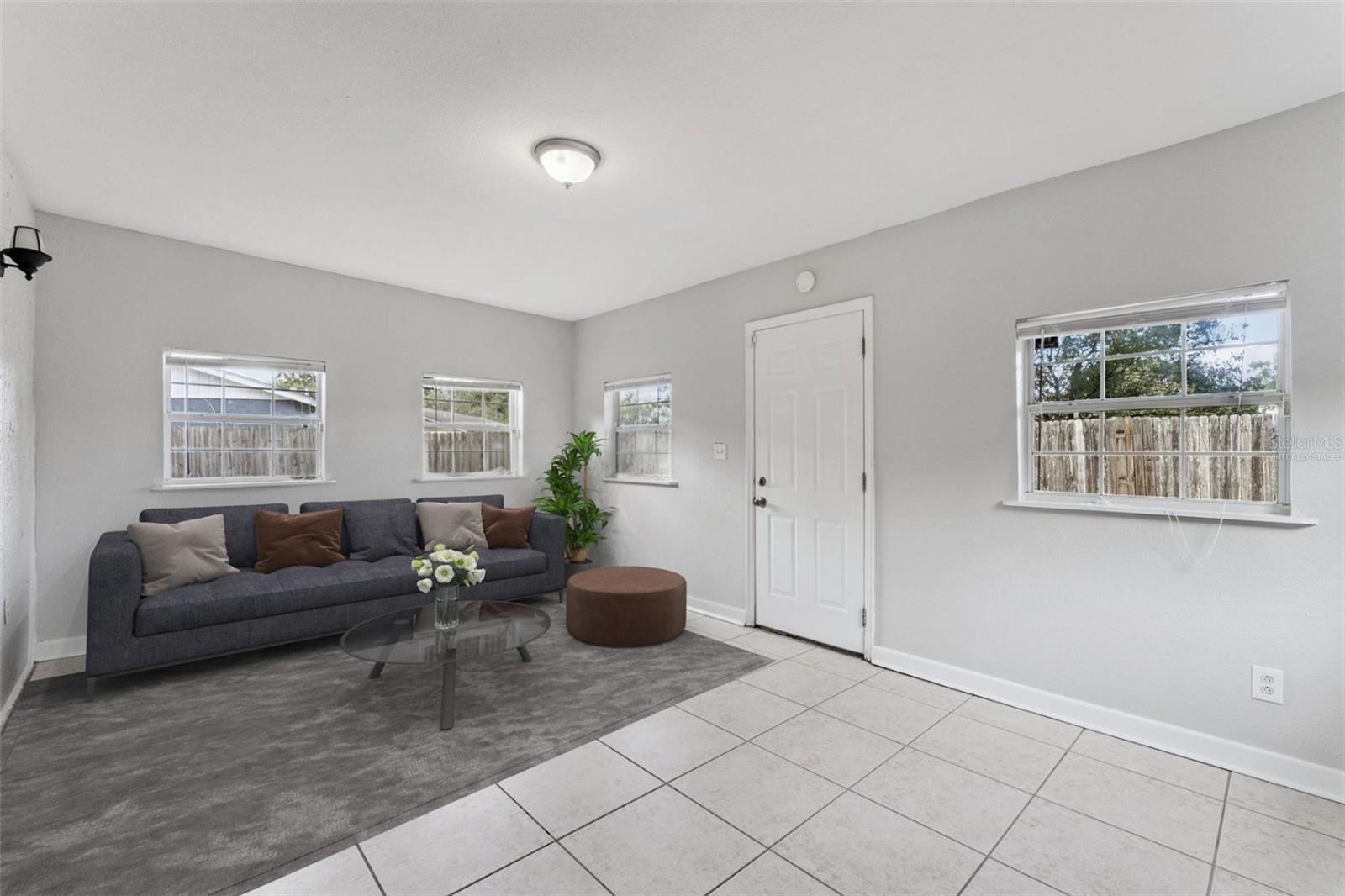 Image 21 of 37 For 820 Sutter Loop