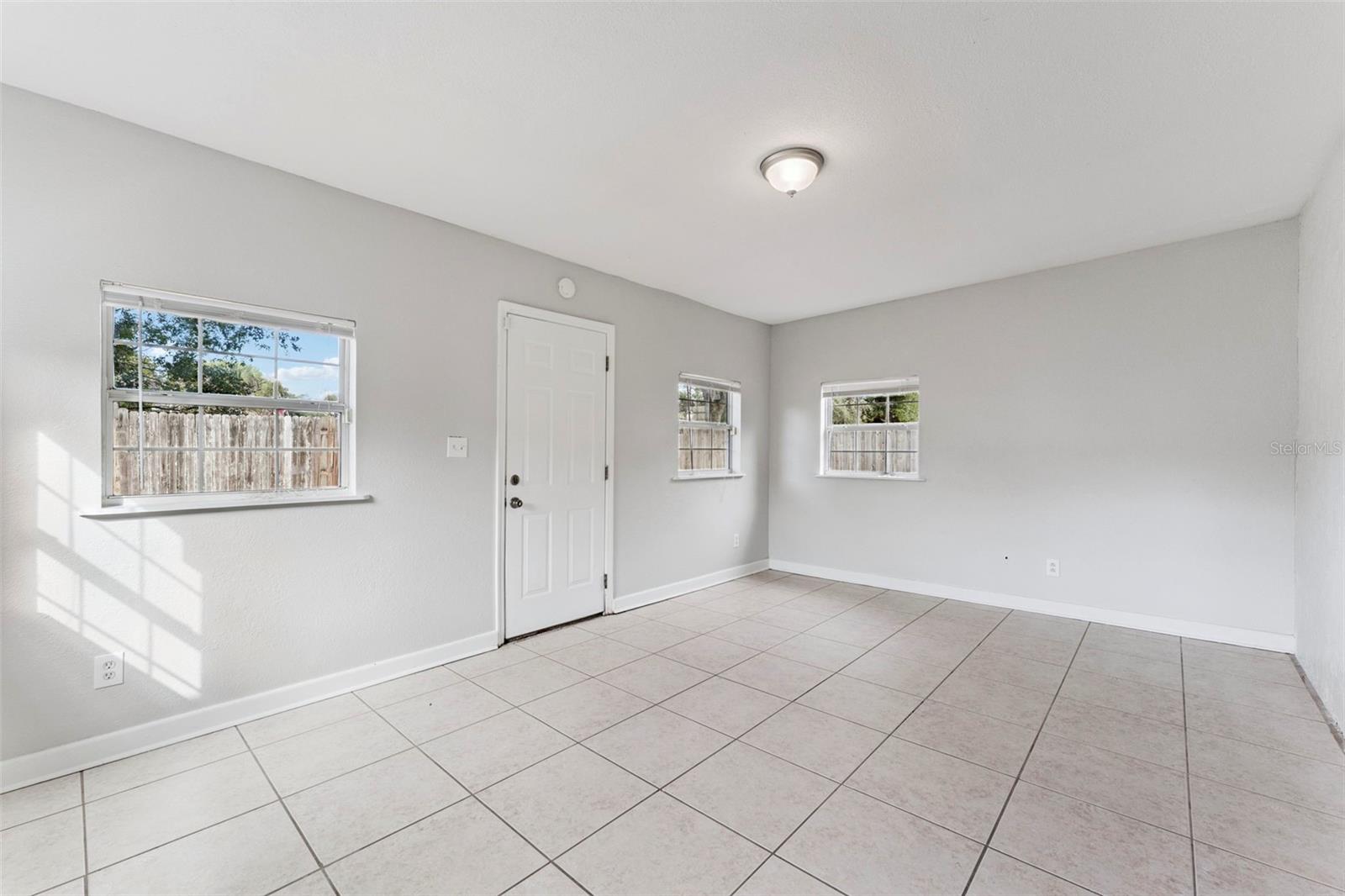 Image 23 of 37 For 820 Sutter Loop