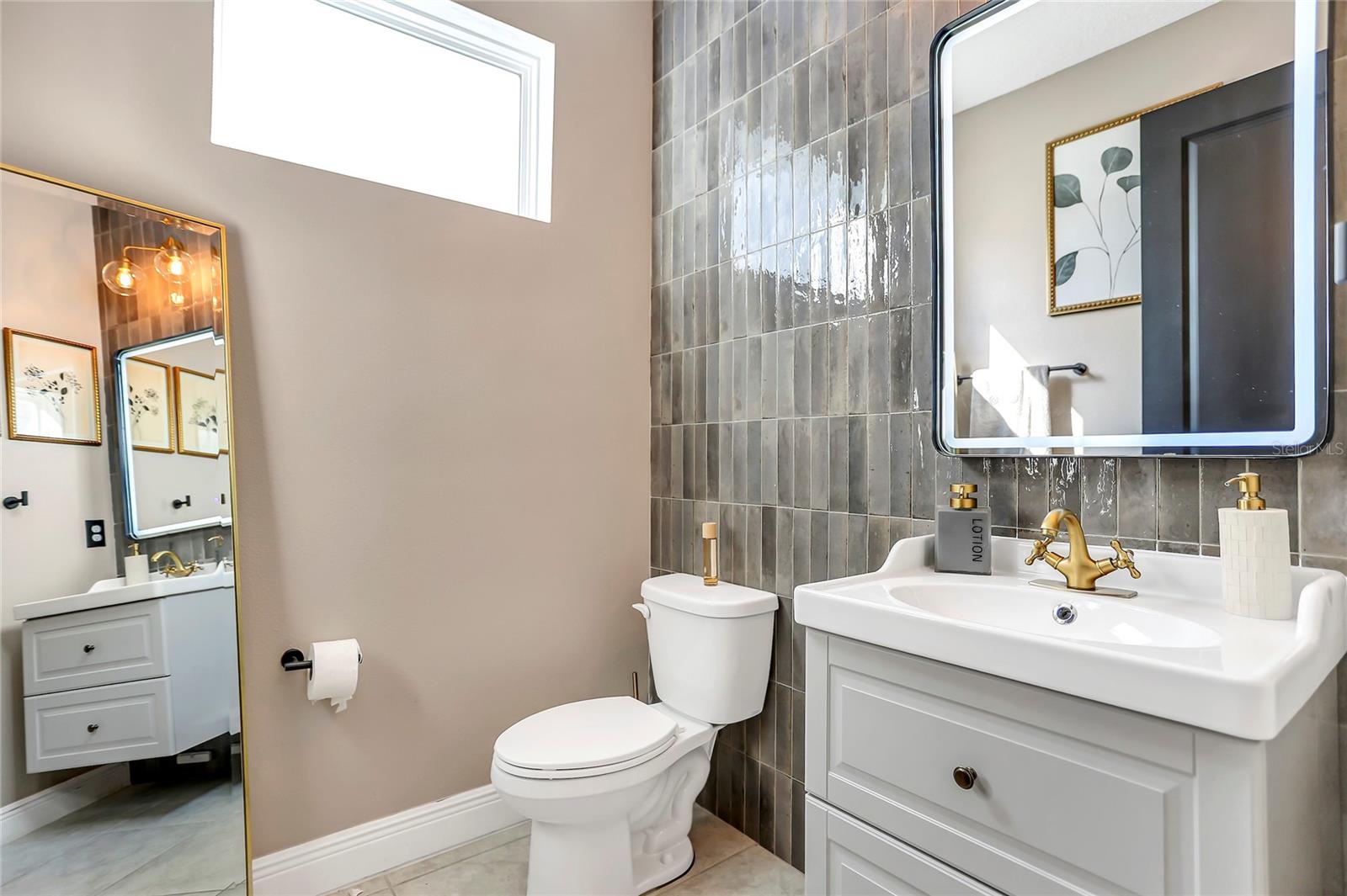 Image 21 of 60 For 18907 Rawson Street