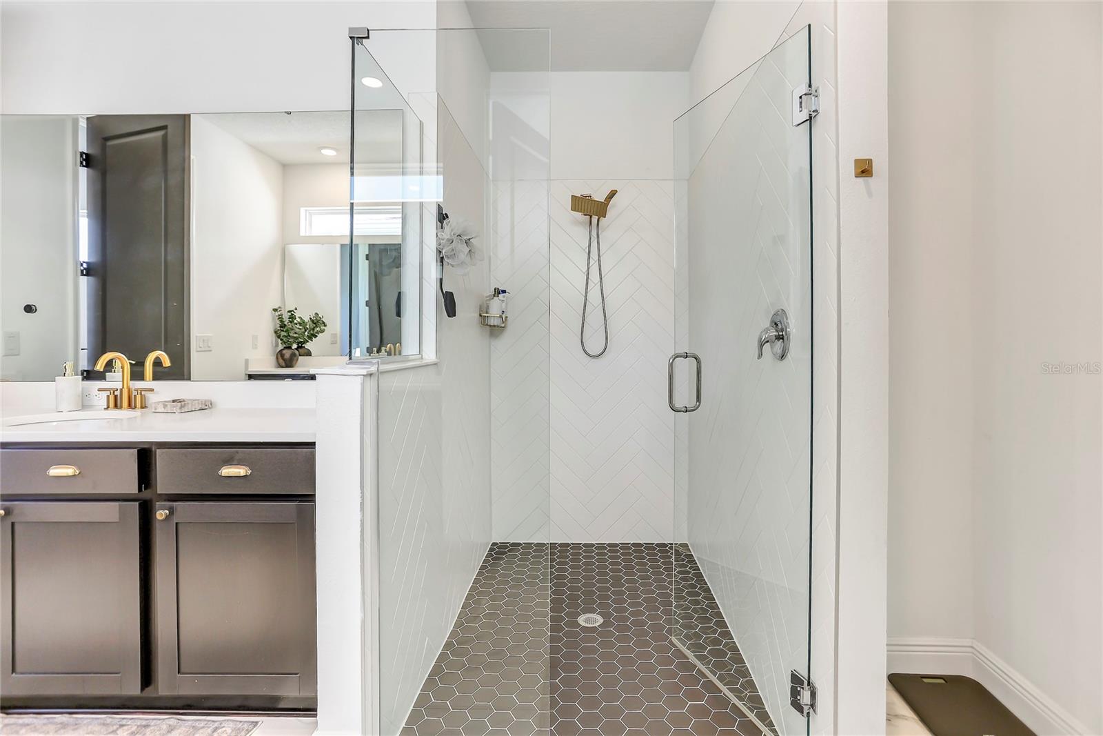 Image 26 of 60 For 18907 Rawson Street