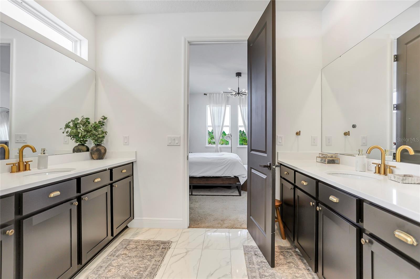 Image 28 of 60 For 18907 Rawson Street